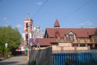 Сорокосвятская церковь со стороны набережной Плещеева озера