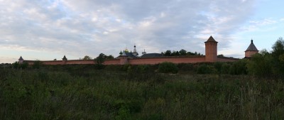 Вид на монастырь со стороны Каменки